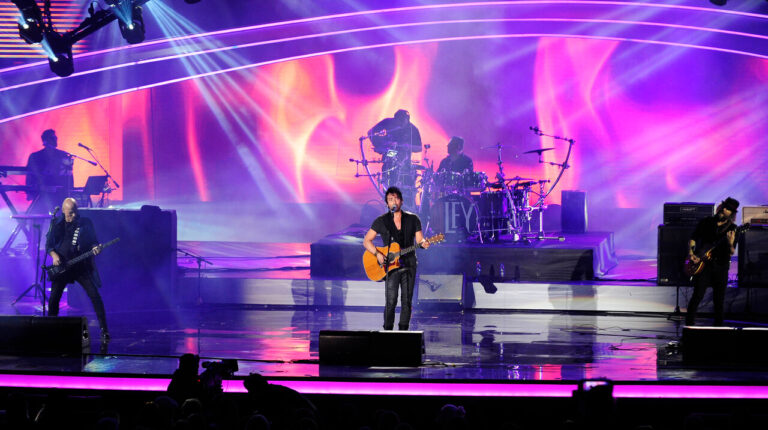 “Invisible”: Detalles del primer libro dedicado a La Ley que habla sobre el álbum tras la muerte de Bobe