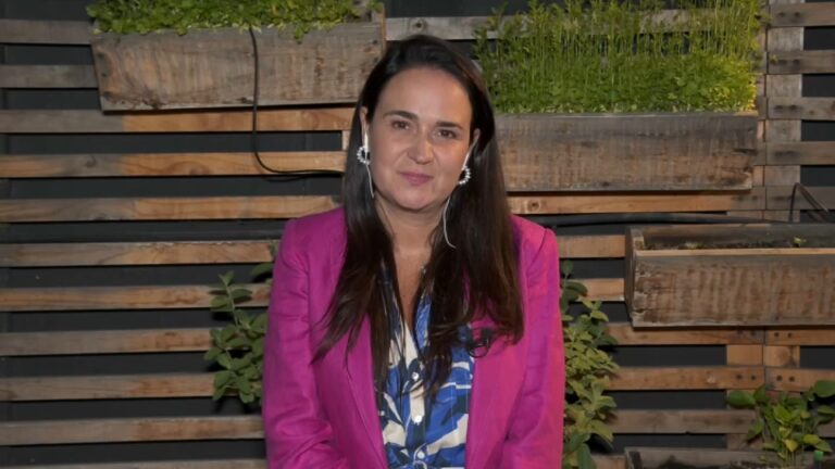 Alcaldesa Carol Bown y los 