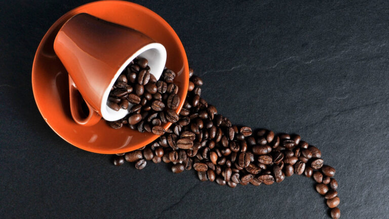 El consumo de café y té podría reducir el riesgo de cáncer de cabeza y cuello, según un estudio