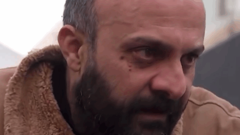 Así fue el momento en que una periodista de CNN encuentra a un prisionero en una cárcel de Siria