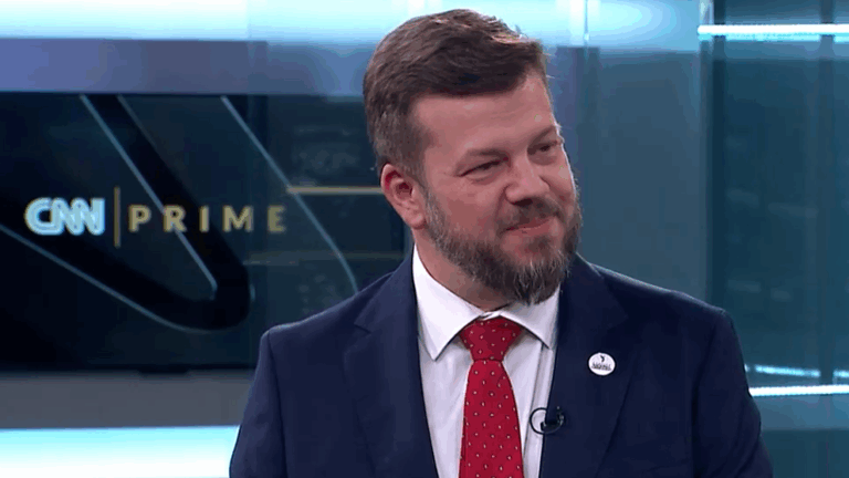 Kaiser afirma que Matthei tiene cuentas pendientes con la 