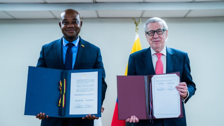 Chile y Colombia modernizan su relación diplomática y firman acuerdo de Política Exterior Feminista