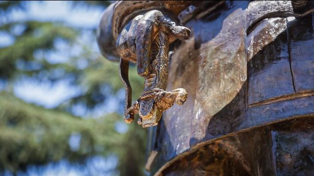 Alessandri por robo de espada del monumento al teniente Merino: “Es un ataque directo a la institución de Carabineros”
