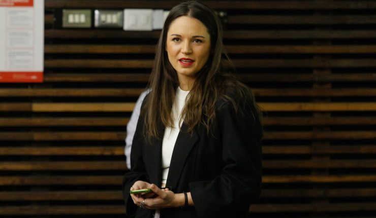 Falta de rigor y autorización: Informe de Contraloría cuestiona la rendición de gastos del equipo de Irina Karamanos