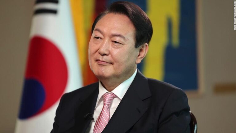 Presidente de Corea del Sur anuncia que levantará la ley marcial tras votación parlamentaria