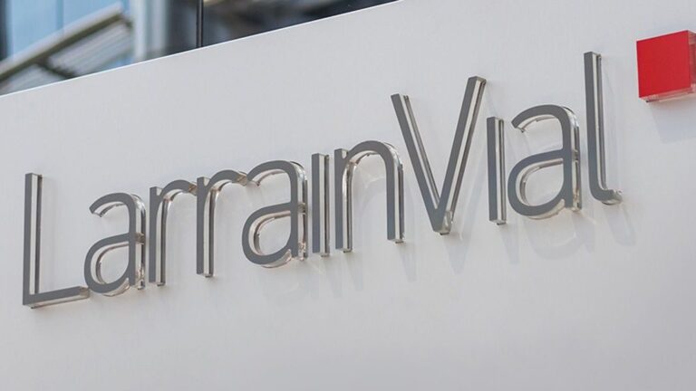 Caso Factop: Larraín Vial interpone querella contra los Jalaff y los hermanos Sauer