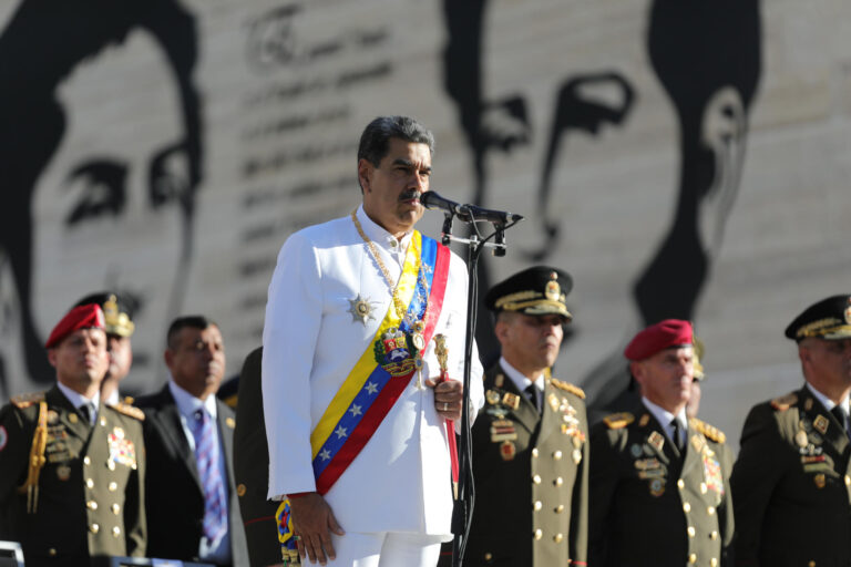 Maduro culpa a la 