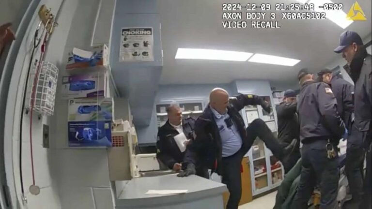 Conmoción en Nueva York: Video muestra a oficiales de prisión golpeando hasta la muerte a un reo