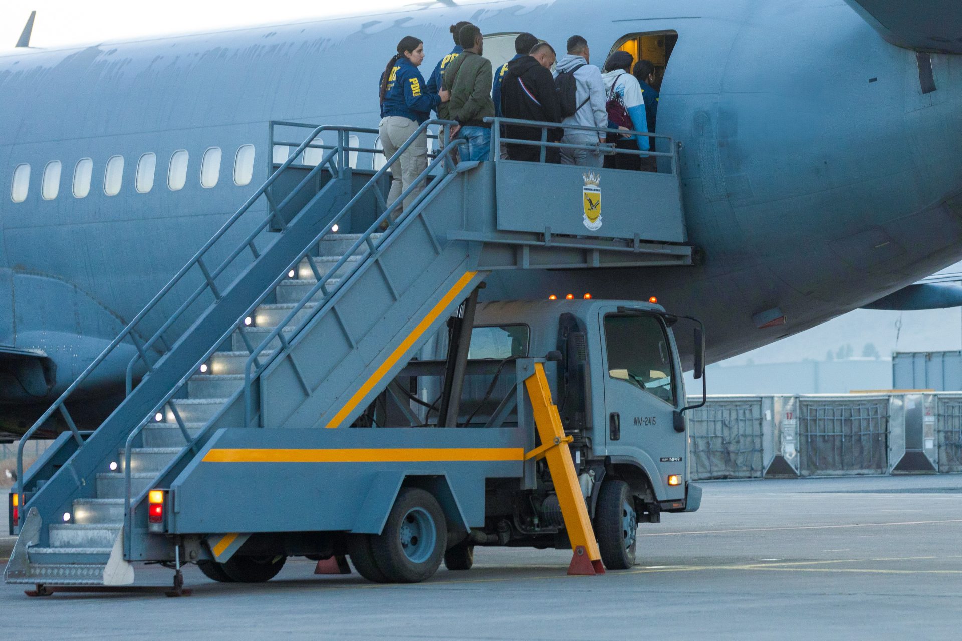 37 personas fueron expulsadas en el primer vuelo chárter de 2025. Servicio Nacional de Migraciones