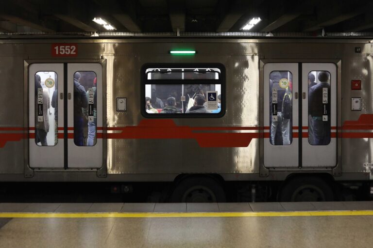 Metro cierra estaciones de Línea 2 debido a 
