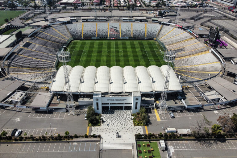 Colo Colo proyecta un Monumental renovado: Inversión de 100 millones de dólares y posible venta del nombre