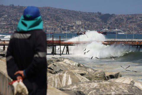 Emiten nuevo aviso de marejadas para las costas de Chile: ¿Cuándo serán y qué regiones se verán afectadas?