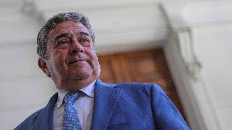 Juan Antonio Coloma responde a José Antonio Kast por debate en pensiones: 