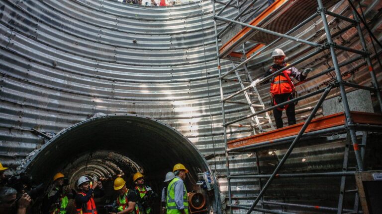 Autoridades monitorean obras de entubamiento del canal Santa Marta en Maipú: Primera etapa lleva 25% de avance