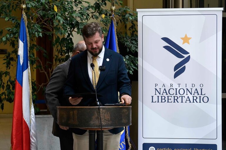 Partido Nacional Libertario de Johannes Kaiser se constituye oficialmente ante el Servel