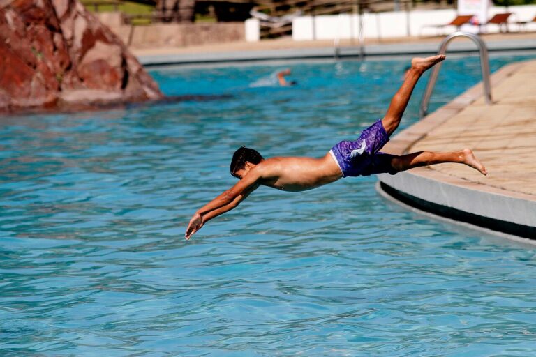 Lanzan nuevo Visor Territorial Chile Veraniego: Revisa dónde hay piscinas, juegos de agua, parques, rutas patrimoniales y más