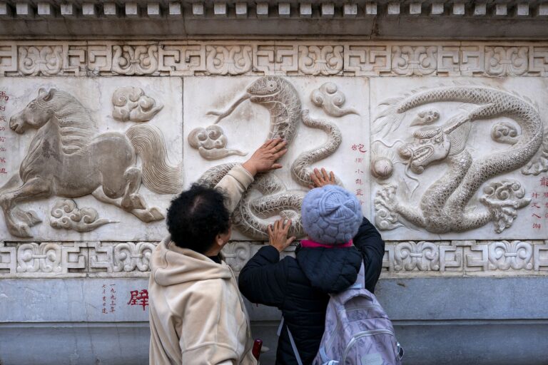 Predicciones del zodiaco chino: lo que nos depara el 2025 al entrar en el Año de la Serpiente