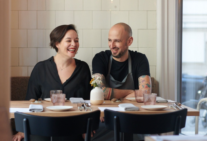 Chef chileno ganó una estrella Michelin por su restaurante en Austria: “Ya no pasamos desapercibidos”