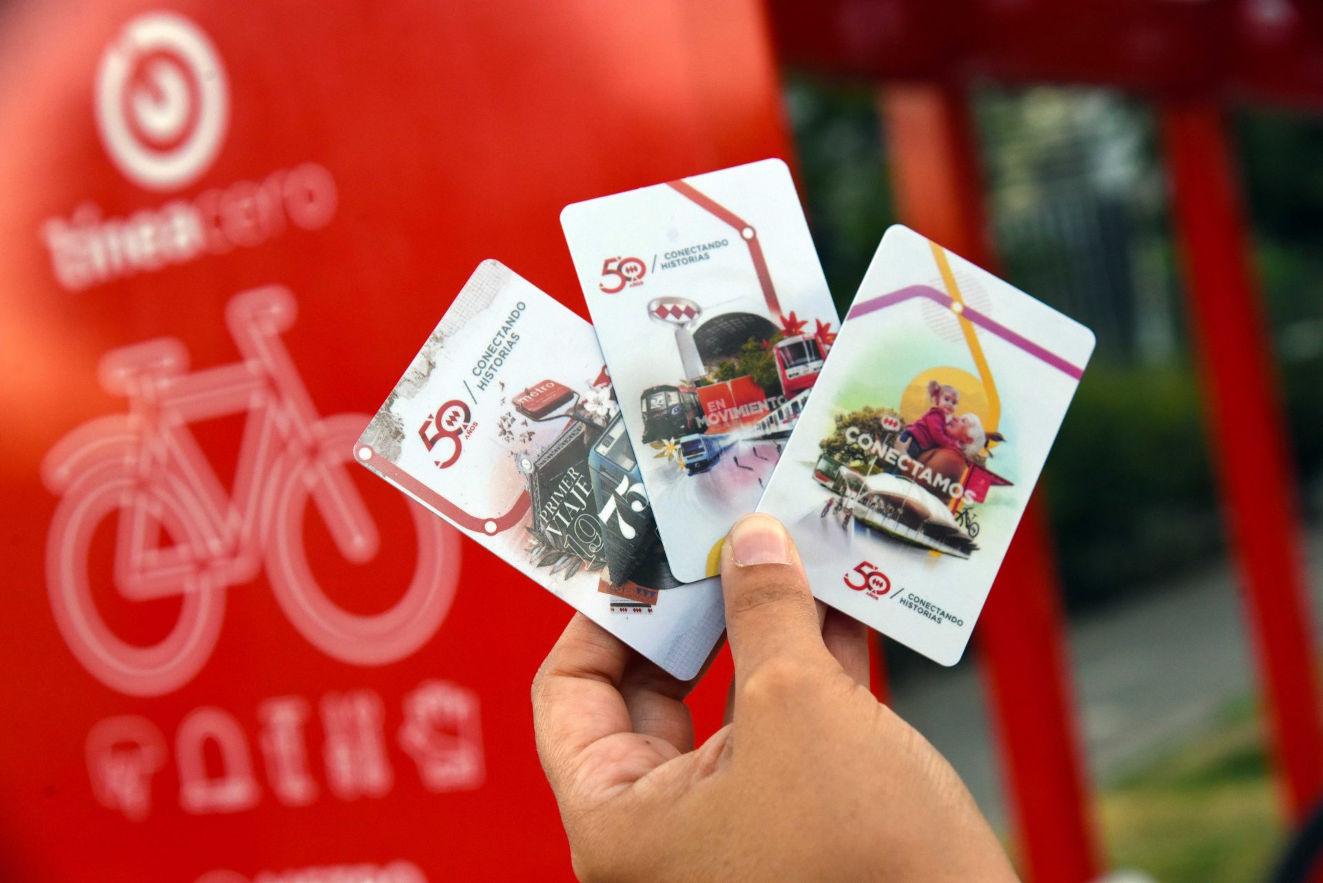 Inauguran tres estacionamientos para bicicletas en estaciones de Metro en Providencia. Metro de Santiago