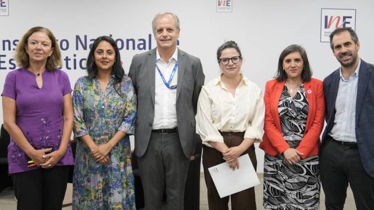 Encuesta sobre Uso del Tiempo: Mujeres destinan dos horas más que los hombres al trabajo no remunerado