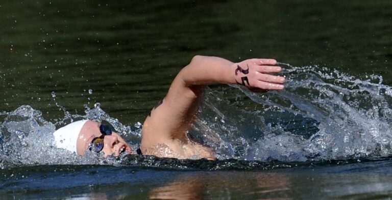 Ironman 70.3 de Pucón: Kristel Köbrich y el ministro Jaime Pizarro competirán este domingo