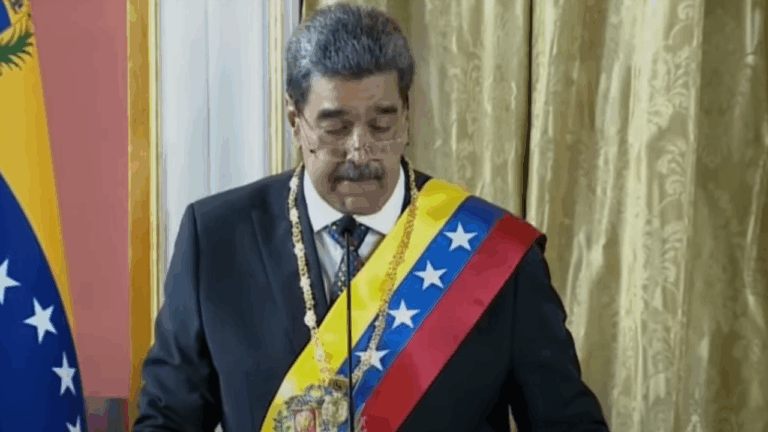 Nicolás Maduro durante juramento como presidente: 