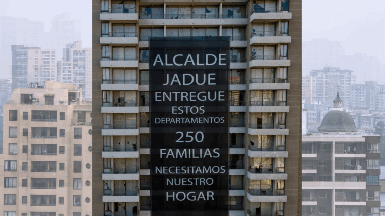 Torres fantasma de Santiago: El fenómeno inmobiliario que dejó entrever las vulnerabilidades de la planificación municipal