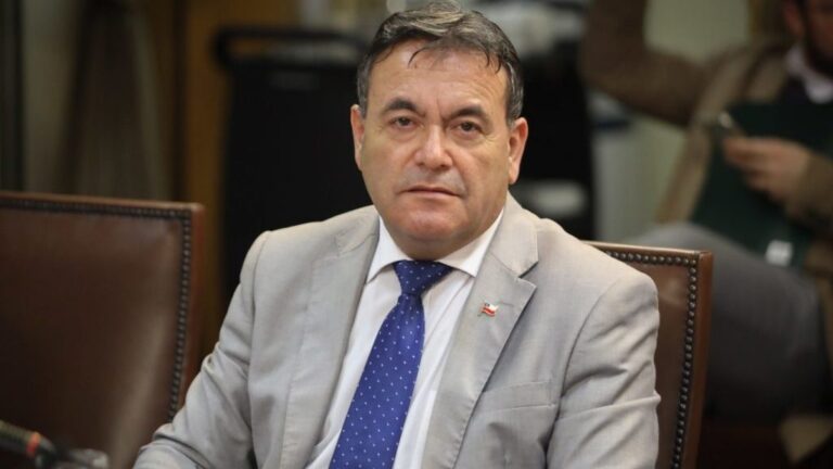 Diputado Juan Carlos Beltrán sufre accidente de tránsito mientras se dirigía al Congreso de Valparaíso