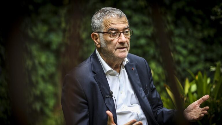 Premio Nobel de Física sufrió robo de su celular en pleno centro de Santiago: Había participado en el Congreso Futuro