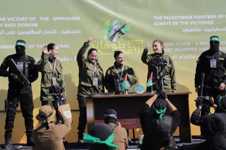 Pese a liberación de cuatro rehenes: Israel acusa a Hamás de incumplir sus obligaciones de alto el fuego