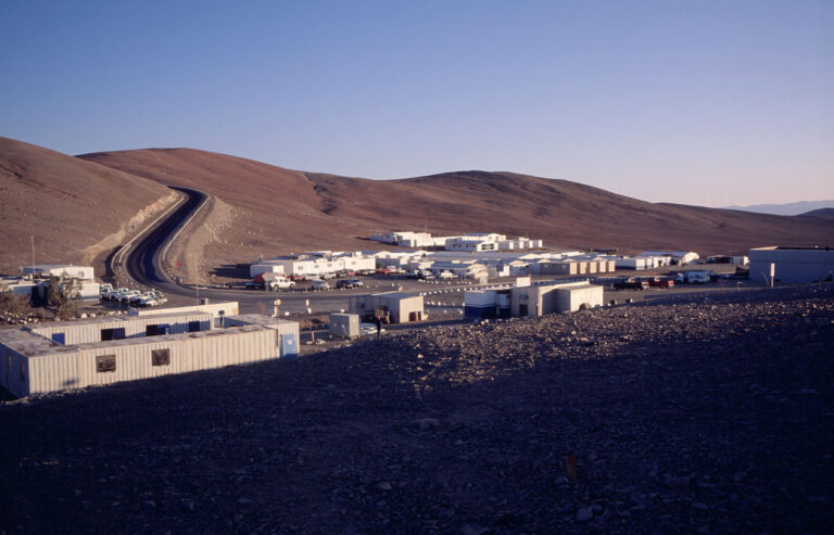 CRUCH advierte daños al desarrollo de la astronomía por instalación de proyecto industrial cerca de Observatorio Paranal