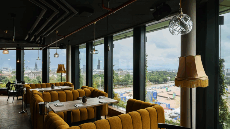 Cómo un antiguo búnker nazi en Alemania fue convertido en un complejo hotelero y de ocio