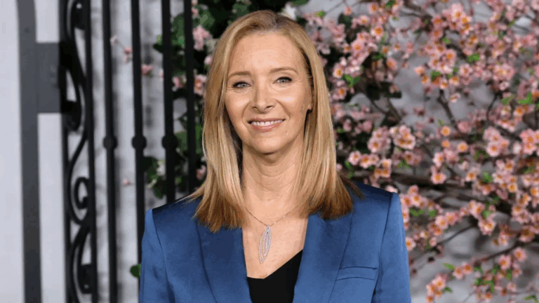 Lisa Kudrow revela que hace poco encontró una nota que Matthew Perry le dejó en un accesorio del set de 