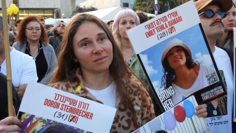 Israel libera a 90 prisioneros palestinos a cambio de las tres rehenes cautivas de Gaza