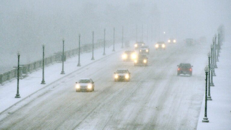 Frío peligrosamente intenso afecta a millones de estadounidenses: Temperaturas caen varios grados por debajo de lo normal