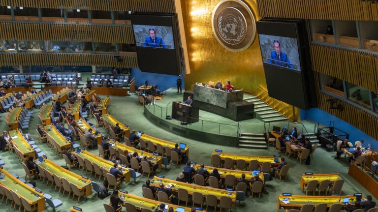 Estados Unidos y Rusia votan juntos contra resolución de la ONU que condena la guerra en Ucrania