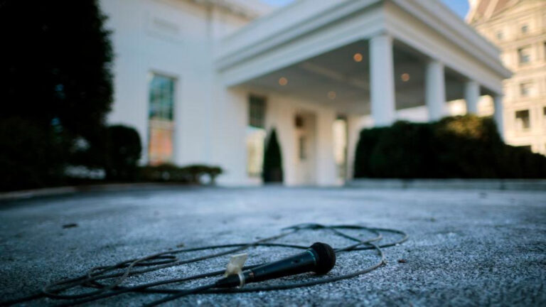 La Casa Blanca decidirá quién podrá cubrir a Trump, excluyendo a la Asociación de Corresponsales