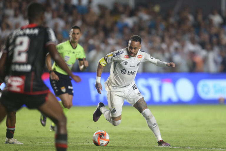 Con el 10 en la espalda: Neymar encandila al Botafogo con su magia en su regreso al Santos