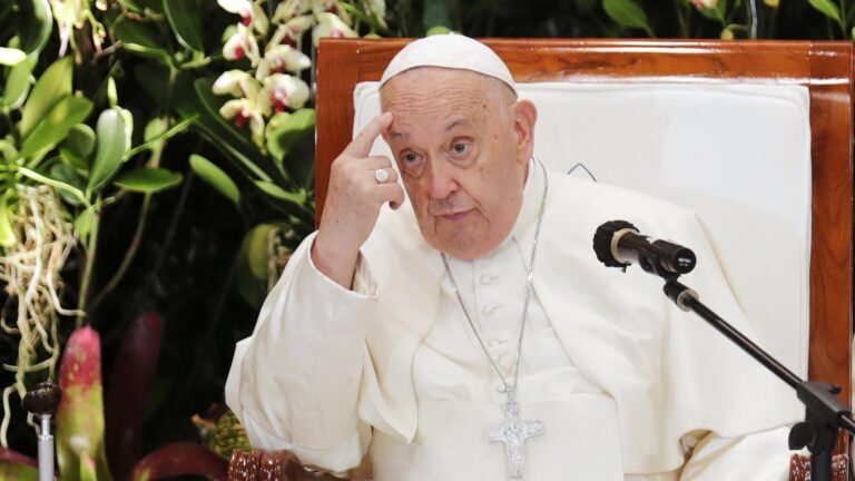 Papa sufre crisis “repentina” de broncoespasmo: Informan que su 