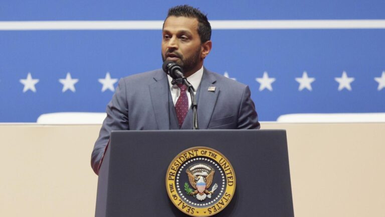 Senado de Estados Unidos aprueba nombre de Kash Patel, ferviente defensor de Trump, como director del FBI