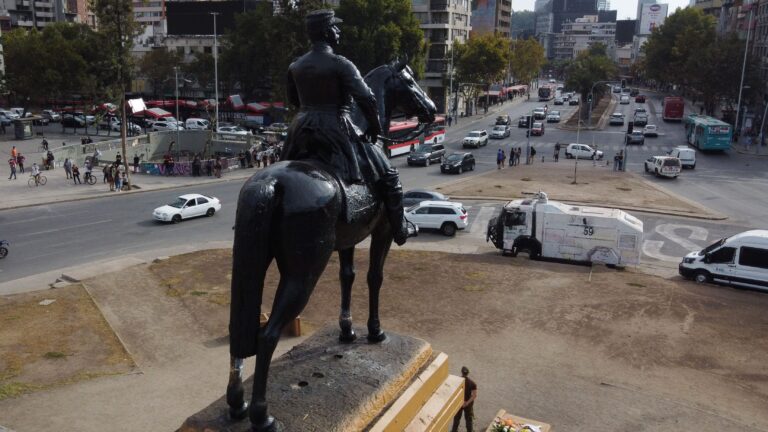 Estatua del general Baquedano: Estos son los posibles destinos tras su retiro de Plaza Italia