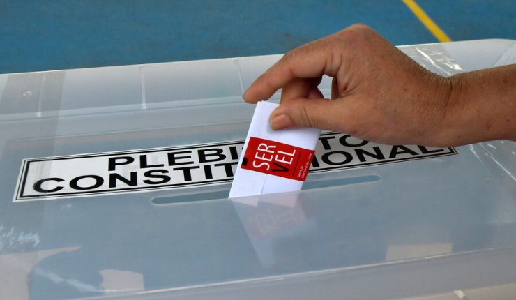 Gobierno presenta 12 nuevas indicaciones a la reforma electoral: 4 de estas buscan modificar el voto extranjero