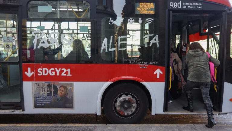 Autoridades informan desvíos en recorridos de micros por obras en cercanías del Costanera Center: Revisa cuáles son