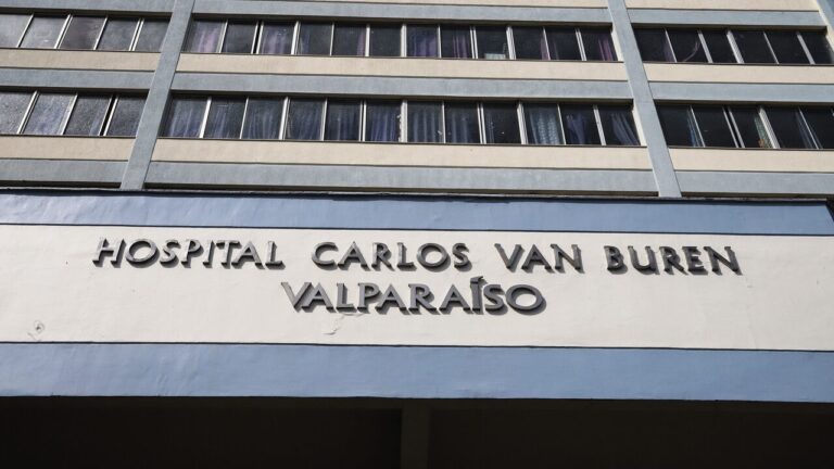 Reportan presencia de ratones en el hospital Carlos Van Buren en Valparaíso: Procedimientos fueron reprogramados