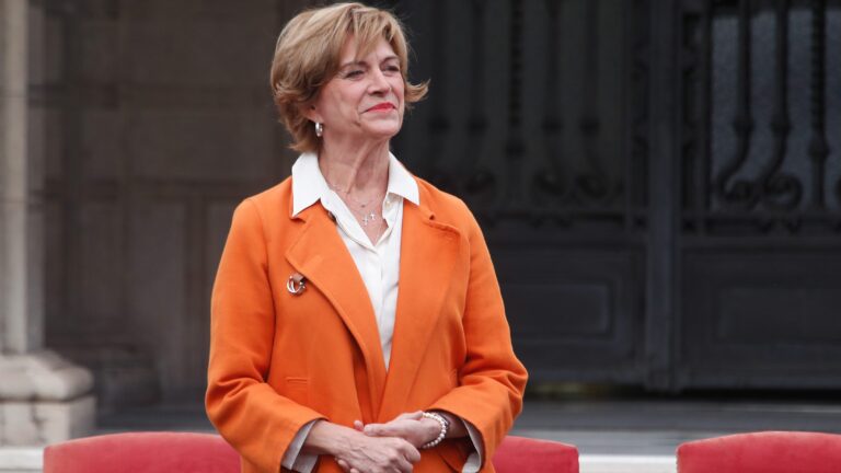 Matthei insiste en una 