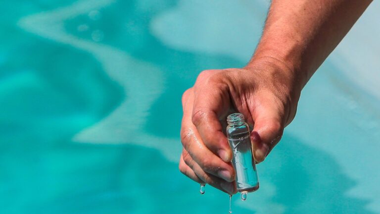 Joven fue encontrado muerto en piscina de Machalí: Iniciaron investigación para determinar causa