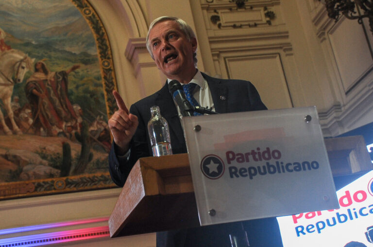 Revelan cómo el Partido Republicano gastó $2.100 millones en la última elección: Fue el partido que más dinero manejó