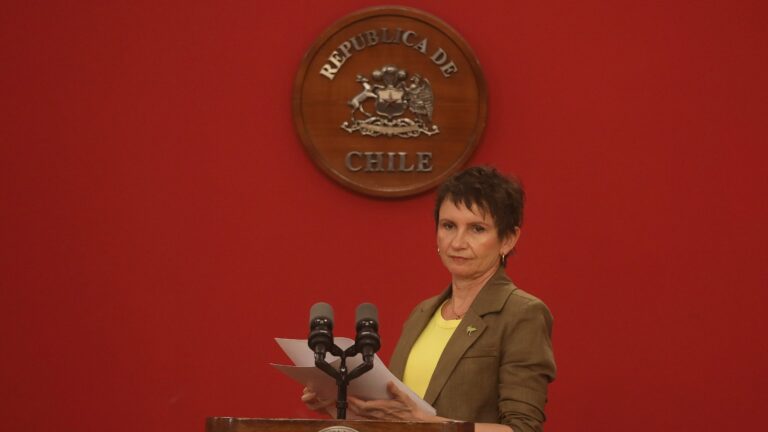 Ministra Tohá sobre cierre temporal de un acceso de la estación Cal y Canto: 