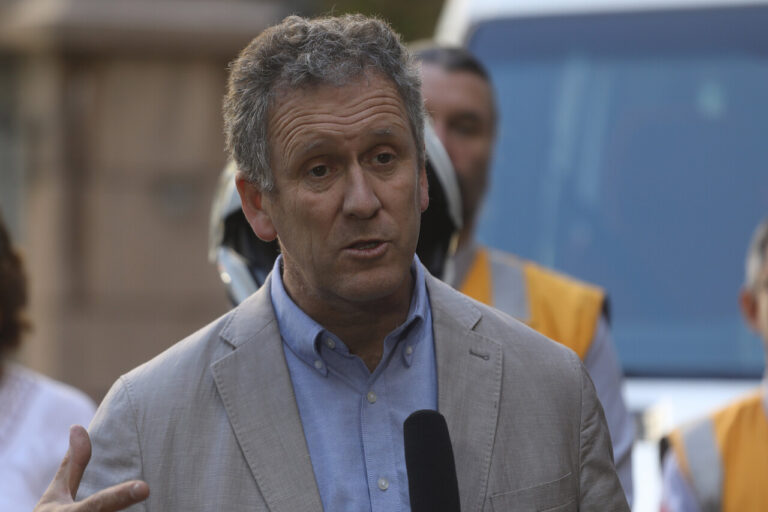 Ministro Muñoz por entrega de licencias a deudores de alimentos pese a estar prohibido por ley: “Es una preocupación grande”