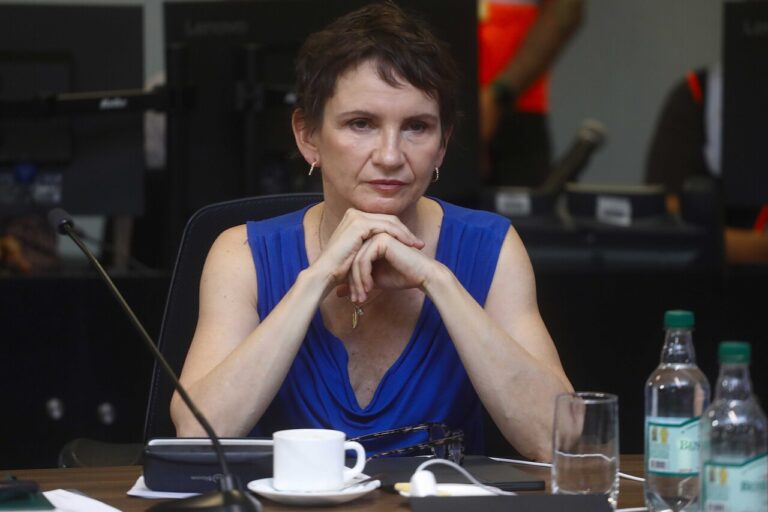 Ministra Tohá viaja a Bolivia para firmar protocolo de reconducción de migrantes que ingresen irregularmente